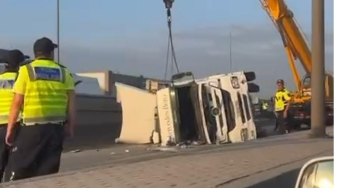 Dərnəgüldə ağır yol qəzası: Yük maşını aşdı - VİDEO 