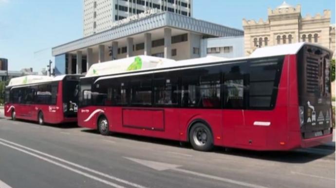 Sərnişinlər bu marşrut avtobuslarının fəaliyyətindən narazıdır - VİDEO 