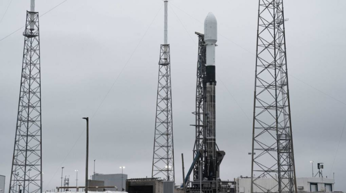 SpaceX запустила ракету-носитель с более чем 140 спутниками
