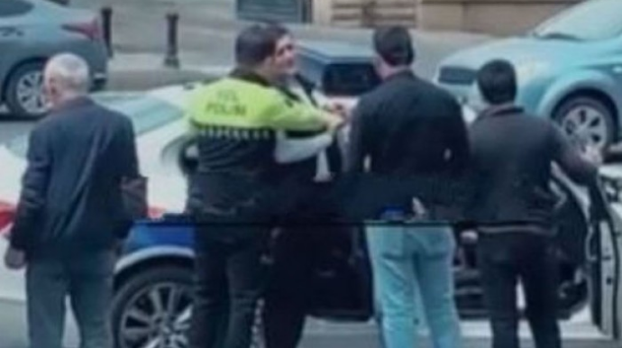 Bakıda film kimi hadisə: narkoman taksi sürücüsünü polislər belə tutdu 