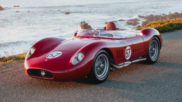 Nadir yarış avtomobili hərraca çıxarıldı - FOTO