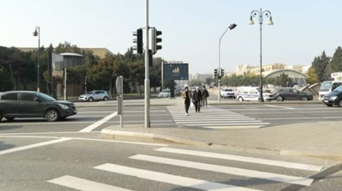 Bu küçədə piyadaların nizamlı və təhlükəsiz hərəkəti təmin edildi - VİDEO