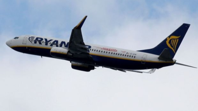 Polşadan qalxan təyyarə bomba xəbərdarlığından sonra Afinaya endi 