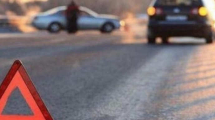 В Абшеронском районе автомобиль сбил женщину и ее сына