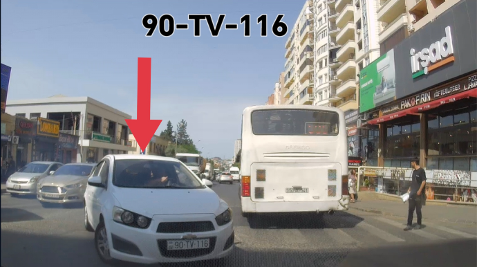 В Хырдалане водитель нарушил правила на 100 манатов - ВИДЕО 