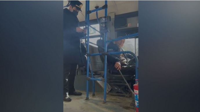 Avtobusda maskadan istifadə etməyənlər cərimələnib 