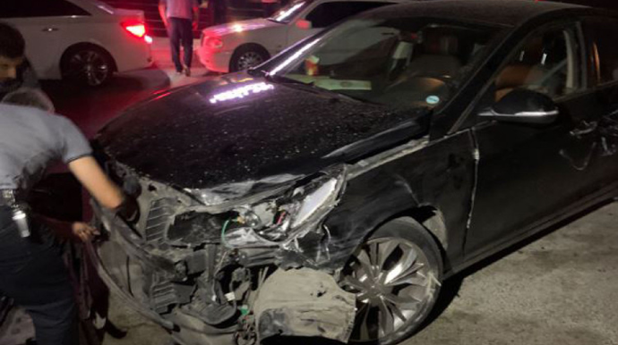 Bakıda avtomobil piyadanı vurduqdan sonra maşınlara çırpılıb - FOTO - VİDEO 