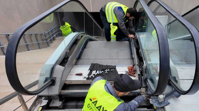 В Баку ремонтируются эскалаторы на подземных и надземных пешеходных переходах 