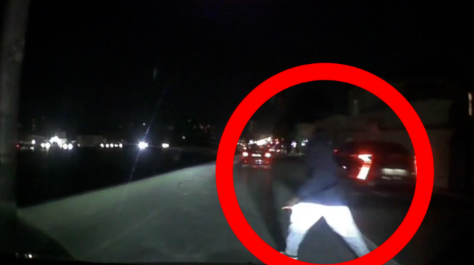 Sürücülərin diqqətinə!  Bu yolda diqqətli olun, qaranlıqda qarşınıza qəfil piyada çıxa bilər - VİDEO 