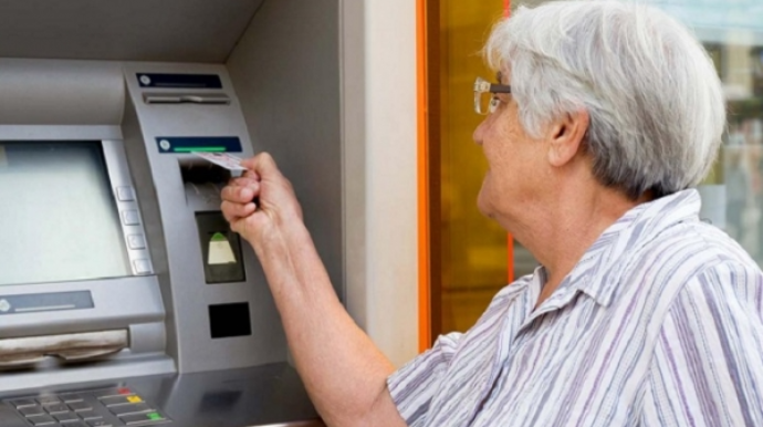 Azərbaycanda qadınların pensiya yaşı artdı - CƏDVƏL 