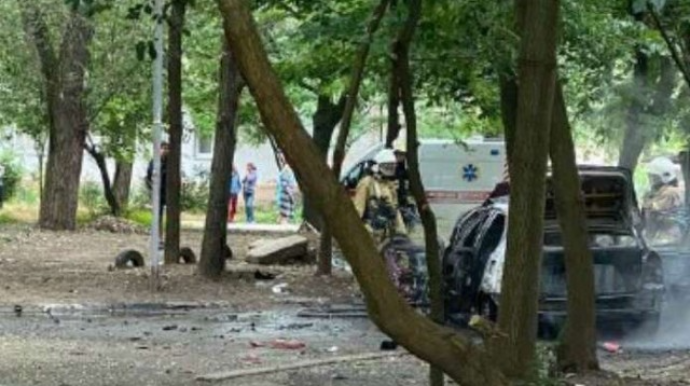 Ukraynada administrasiya rəhbərinin maşını partladıldı - FOTO