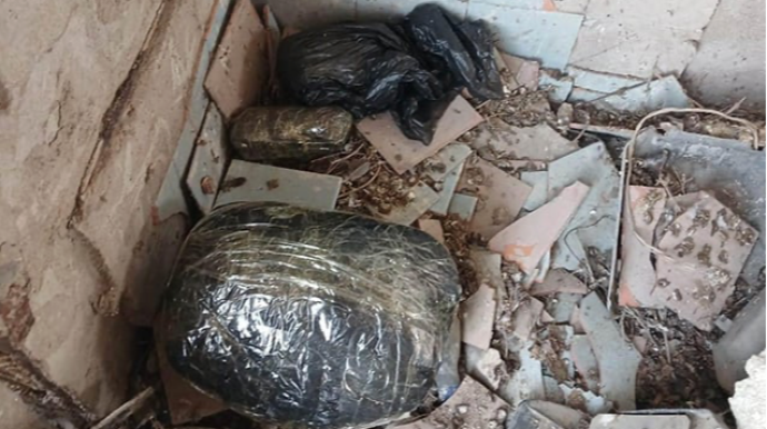 Köhnə tikilidən külli miqdarda narkotik tapıldı - FOTO