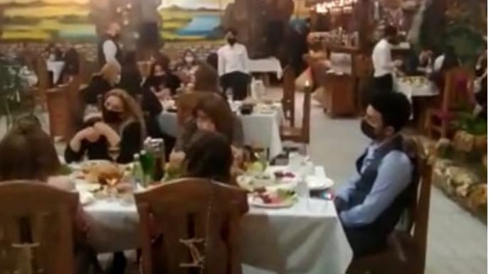 Bakıda restoranda toy edən 40 nəfər cərimələnib  - FOTO