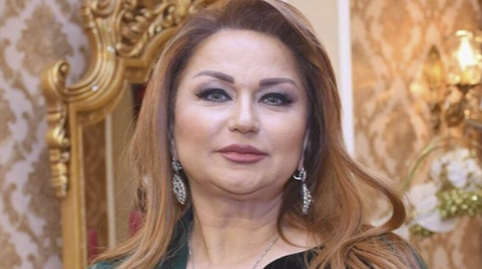 Canlı yayımda səhhəti pisləşdi, efiri tərk etdi - VİDEO