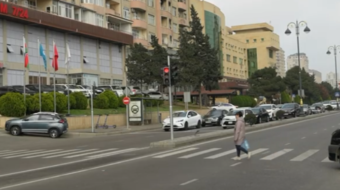 На проспекте Метбуат установлены новые светофоры - ВИДЕО