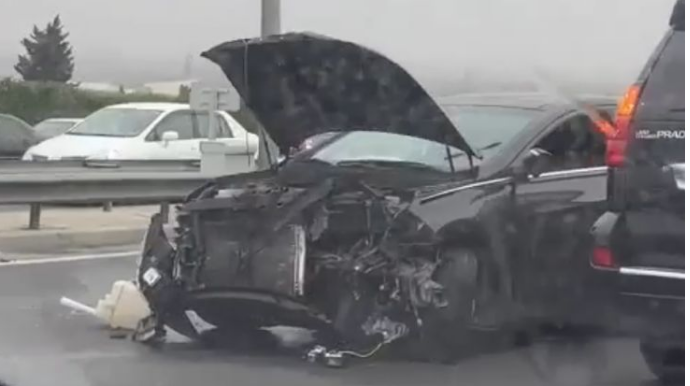 Aeroport yolunda "Hyundai" qəza törədib   - VİDEO