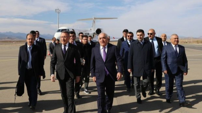 Türkiyənin Vitse-prezidenti Füzuli Beynəlxalq Hava Limanı ilə tanış olub, Şuşaya yola düşüb  - FOTO
