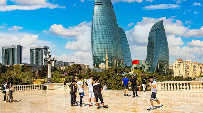 Qısamüddətli həllər qlobal mənzil problemini aradan qaldırmayacaq – CAR-lı turist - FOTO 