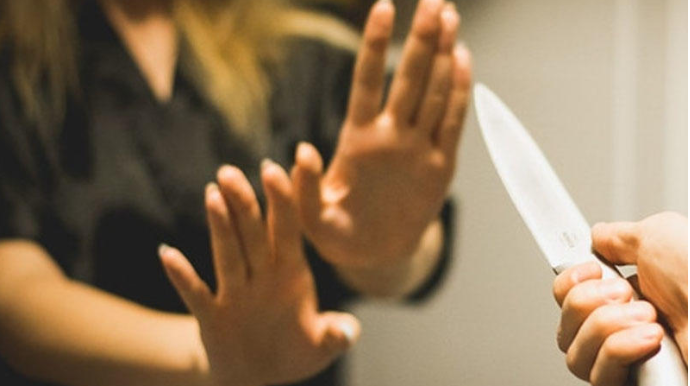 В Шамкирском районе мужчина ранил жену режущим предметом