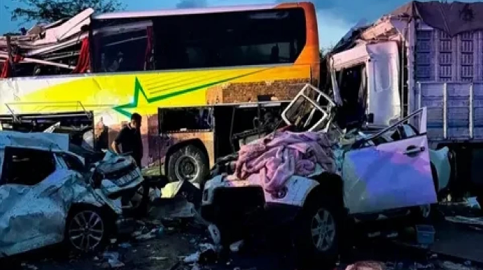 Ağır yol qəzası baş verdi: 12 nəfər həyatını itirdi 