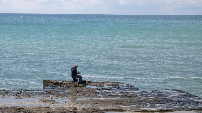 Xəzər geri çəkilir, boş sahələr yaranır  - VİDEO