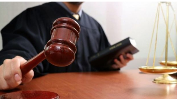 Rüşvətə görə tutulan BNA əməkdaşları hakim qarşısına çıxarılırlar