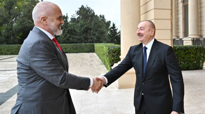 İlham Əliyevin Albaniyanın Baş naziri Edi Rama ilə təkbətək görüşü olub - YENİLƏNİB - FOTO 