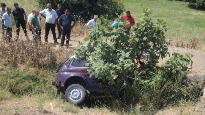 Goranboyda maşın aşdı - Xəsarət alan var - FOTO 