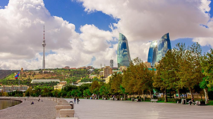 Bulvardakı ilanların sirri  – Onlar şəhərin bu hissəsində niyə artıblar?