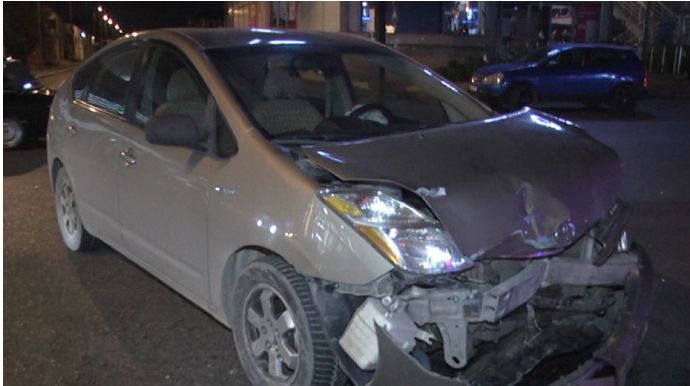 Bakıda taksi sürücüsü qəza törədib, sərnişin xəsarət alıb - FOTO - VİDEO 