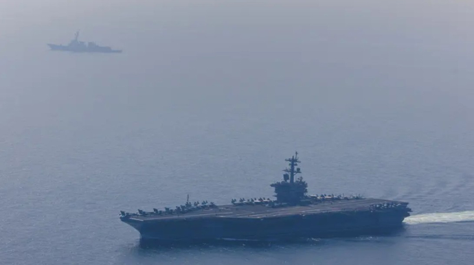 ABŞ Oman körfəzində İrana məxsus gəmini vurdu 