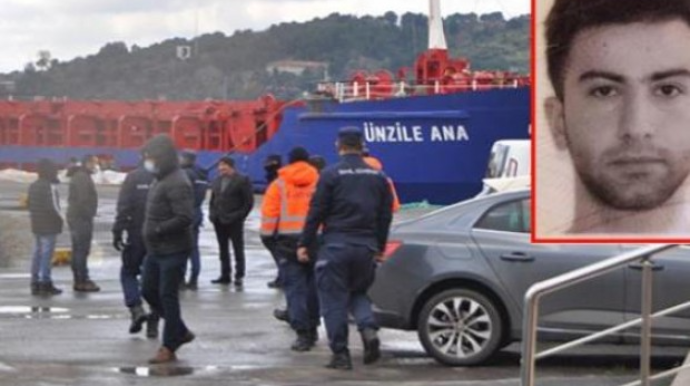 Azərbaycanlı gəmiçinin dənizə düşmə anı - VİDEO