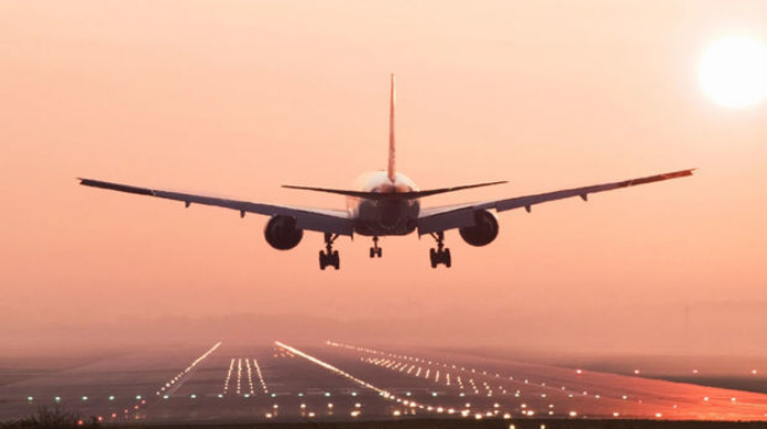 İtaliyada ayaqyalın şəxs təyyarəni qaçırıb və fransalı qırıcı tərəfindən “saxlanılıb” 