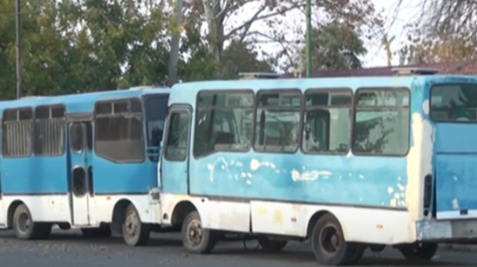 Köhnə və sərnişinləri yolda qoyan avtobuslar: Problem nə vaxt həll olunacaq?  - VİDEO