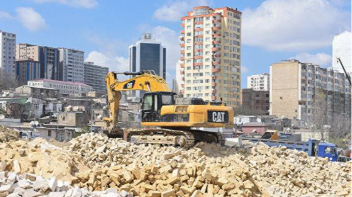 Plana düşən evə verilən ödənişlə razılaşmayan sakin məhkəmə qərarı ilə mənzildən ÇIXARILA BİLƏR? 