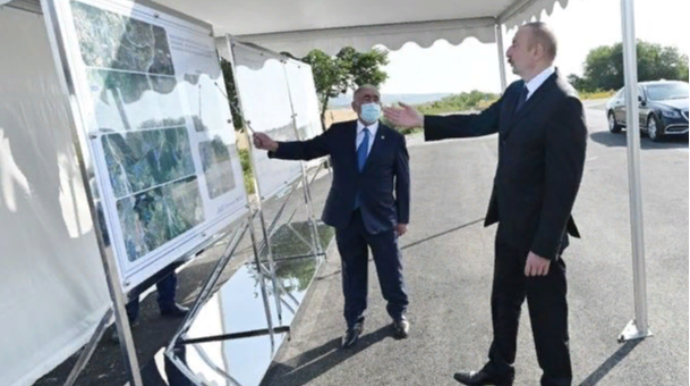 İlham Əliyev yolun bir hissəsinin yenidən qurulması layihəsi ilə tanış olub   - FOTO