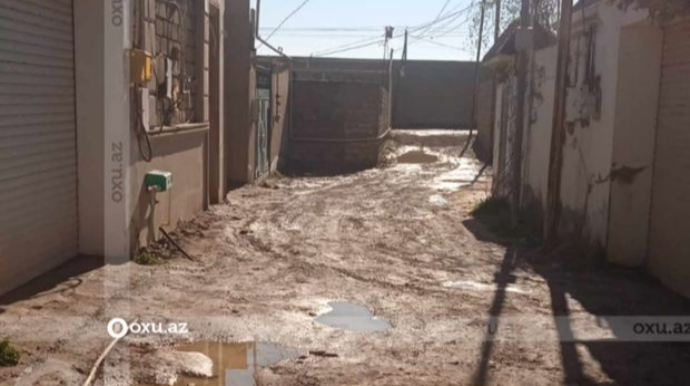 Badamdar sakinlərindən ŞİKAYƏT:  “Borularımızı dəyişdilər, yollarımız bərbad hala düşdü”   - FOTO