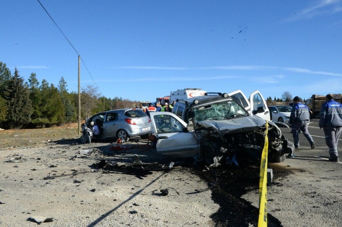 İki avtomobil toqquşdu: 4 ölü - FOTO