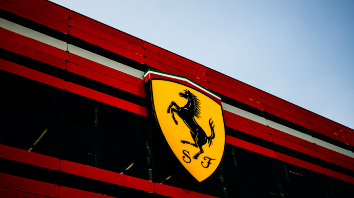 “Ferrari” 2022-ci ildə rekord sayda avtomobil satıb 