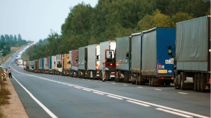 Грузия более 20 дней не пропускает через таможню азербайджанские грузовики с табачной продукцией