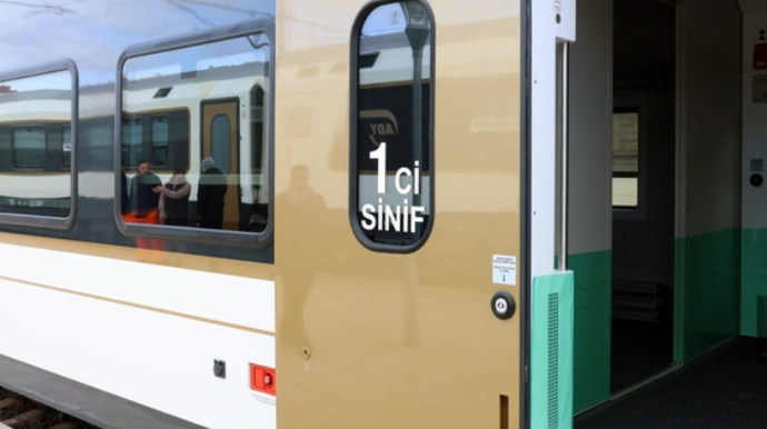 АЖД перевезли почти 63 тысяч пассажиров в праздничные дни 