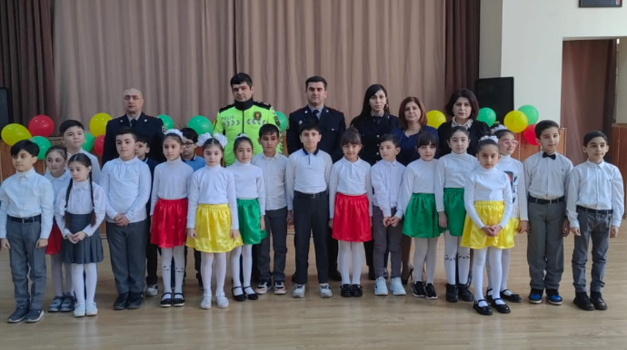 Nizami DYP Şöbəsinin əməkdaşları məktəblilərlə görüş keçirib - FOTO