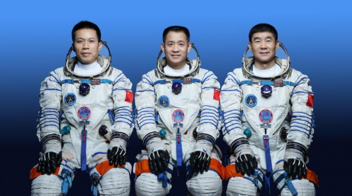 Çin "Şencou-12" missiyasında iştirak edəcək kosmonavtları müəyyənləşdirib