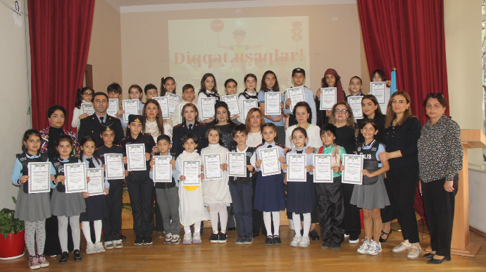 Yol polisi orta məktəblərdə uşaqlar arasında təbliğat işlərini davam etdirir - FOTO