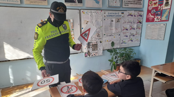  Qaxda yol polisi məktəbliləri maarifləndirib  - FOTO