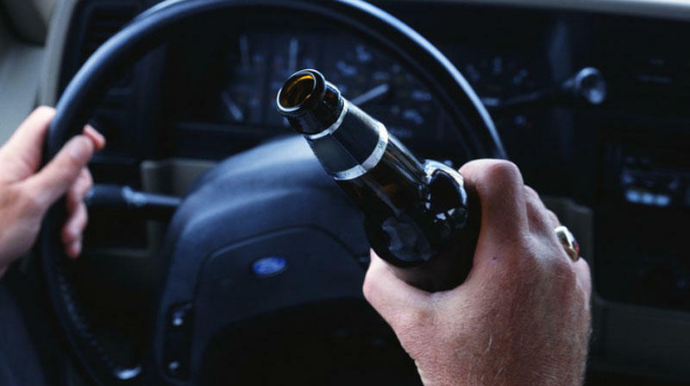 Bakıda sərxoş sürücü “şəhid ailəsiyəm” deyib özünə xəsarət yetirdi