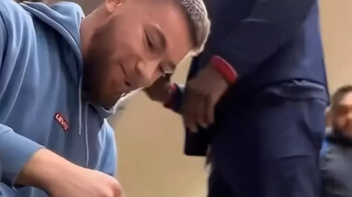 Dünya çempionu metroda telefon oğrusunu belə zərərsizləşdirdi - DETALLAR 