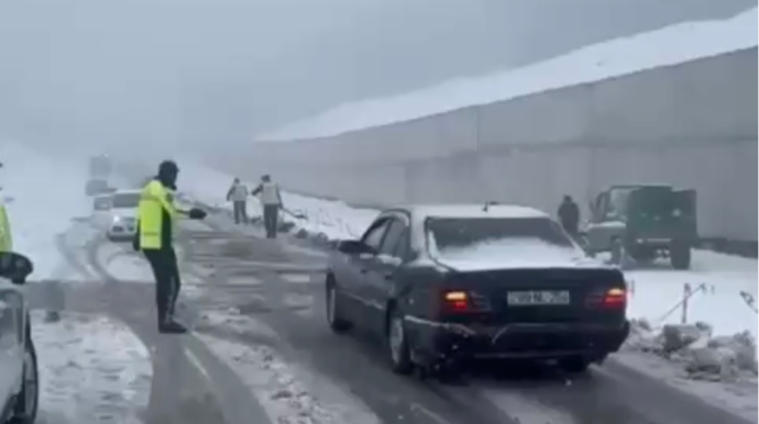 DYP sürücülərə qarlı hava ilə bağlı xəbərdarlıq etdi - VİDEO