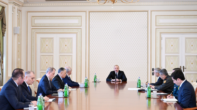 Prezident Təhlükəsizlik Şurasının iclasını keçirdi - FOTO