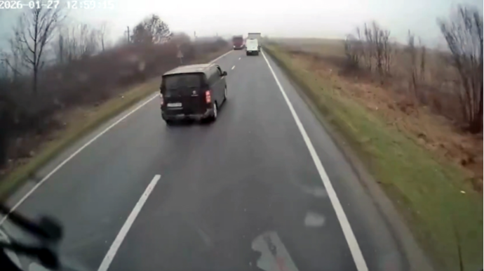 Azarkeşlərin olduğu mikroavtobus qəzaya düşdü: 7 ölü, 3 yaralı – ANBAAN VİDEO 